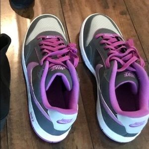 Women’s Nike shoe 11